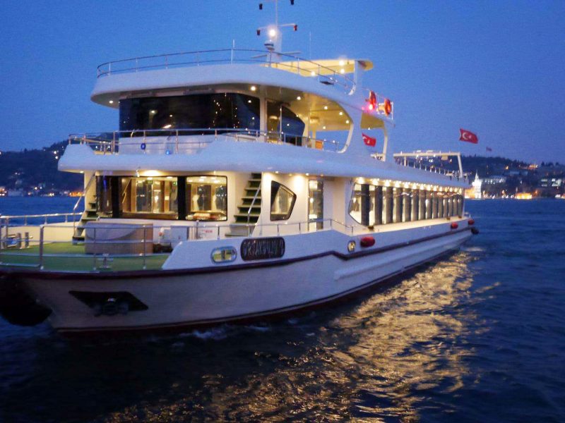 Daily bosphorus cruise dinner