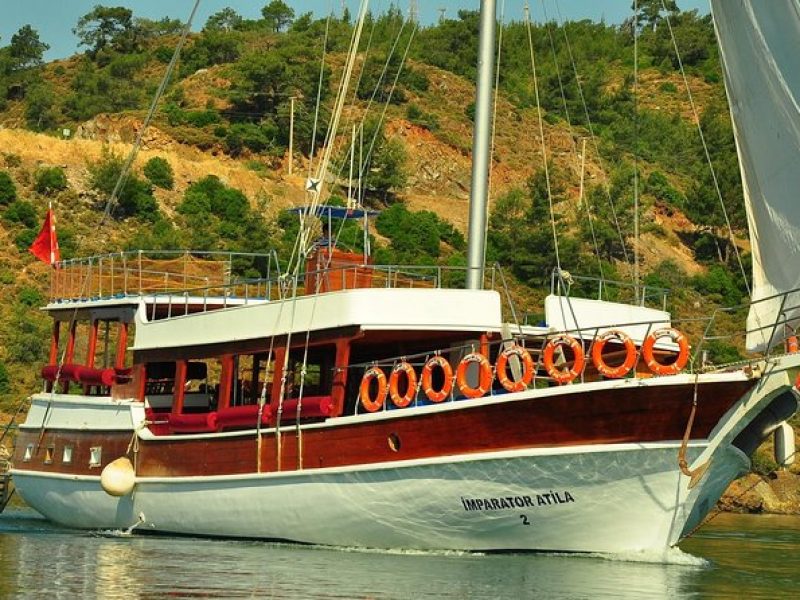 FERRY TO RHODES ISLAND