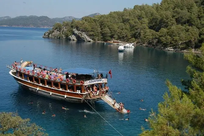 Ferry To Rhodes Island