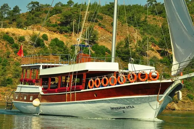 Ferry To Rhodes Island
