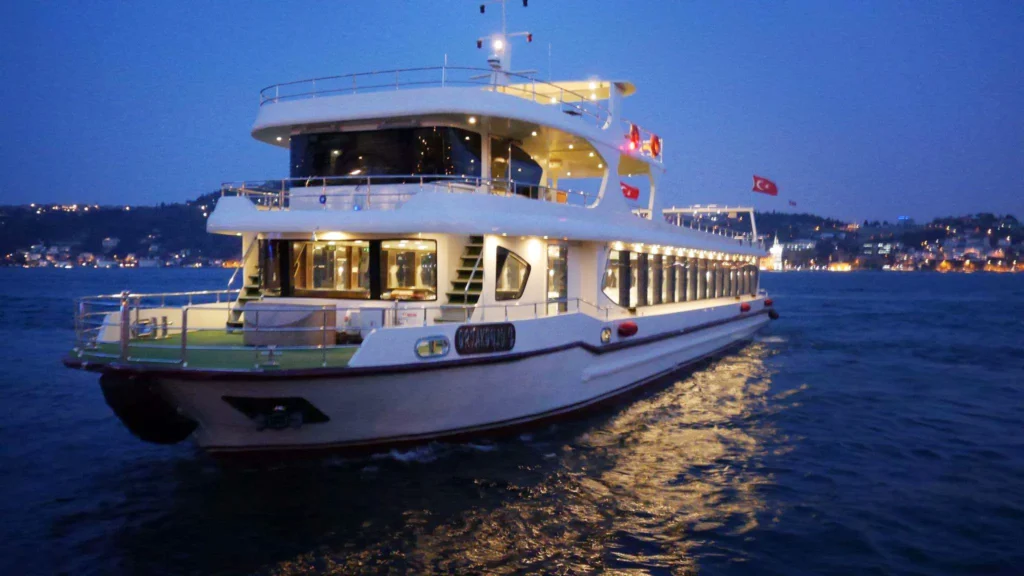 Daily Bosphorus Cruise Dinner